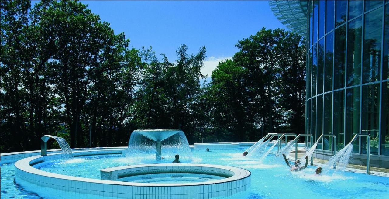 La Reine Hotel & Restaurant Spa Exterior photo